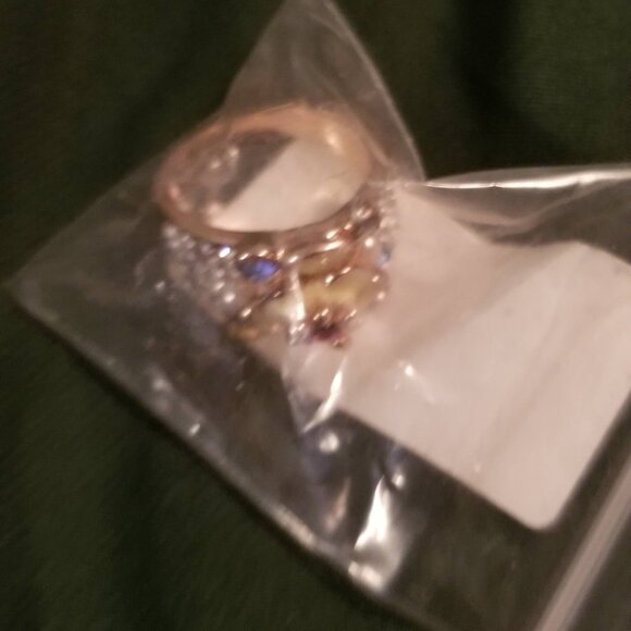 NWT floral enamel ring, size 5.25 - Picture 7 of 10